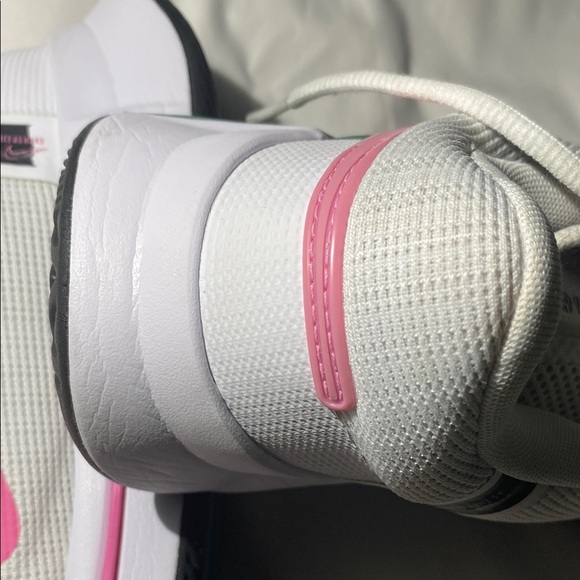 Women’s Nike Zoom GP Challenge One White and Green Teal Athletic Shoes size 9.5 - Picture 13 of 16